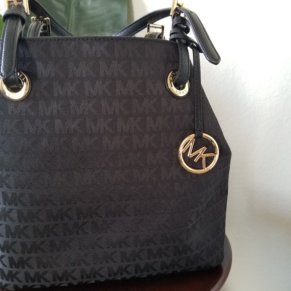 NWT • Michael Kors • Jet Set Grab Bag - Picture 2 of 8